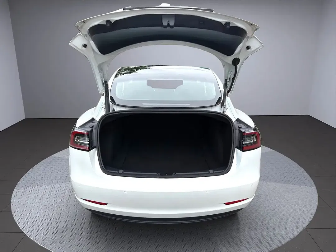 Tesla Model 3 RWD - Thumbnail 11