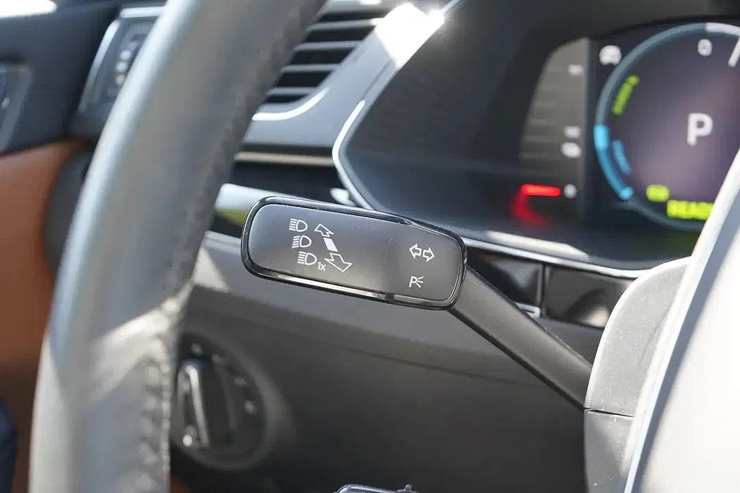 Skoda Superb 1.4 TSI iV DSG Combi L&K - Thumbnail 11