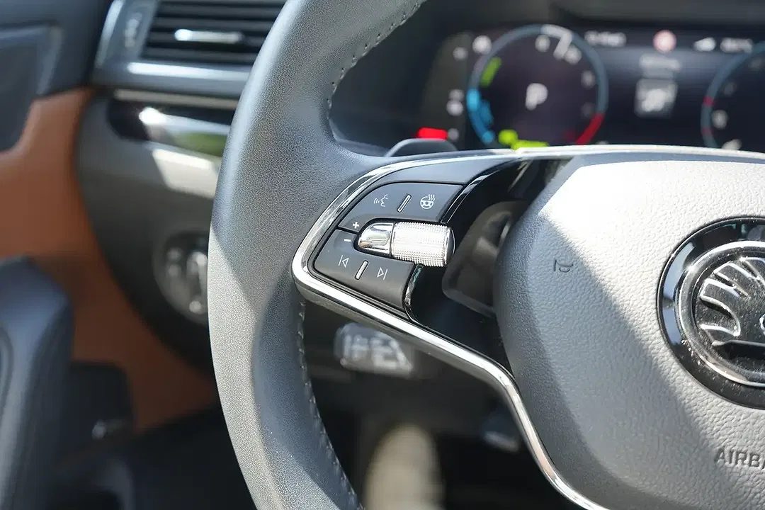 Skoda Superb 1.4 TSI iV DSG Combi L&K - Thumbnail 13