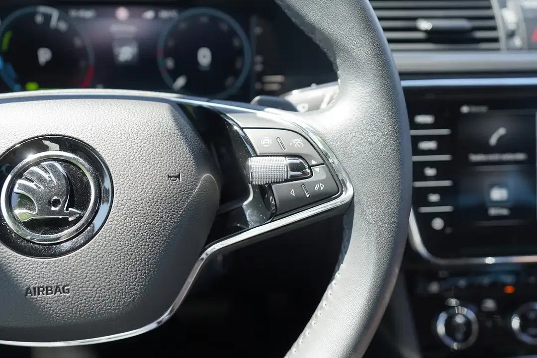 Skoda Superb 1.4 TSI iV DSG Combi L&K - foto 14