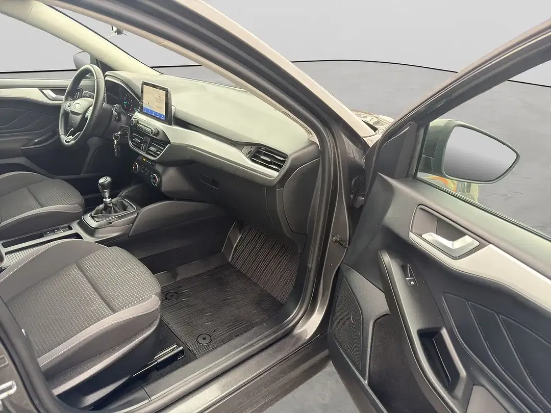Ford Focus 1.0 - foto 15