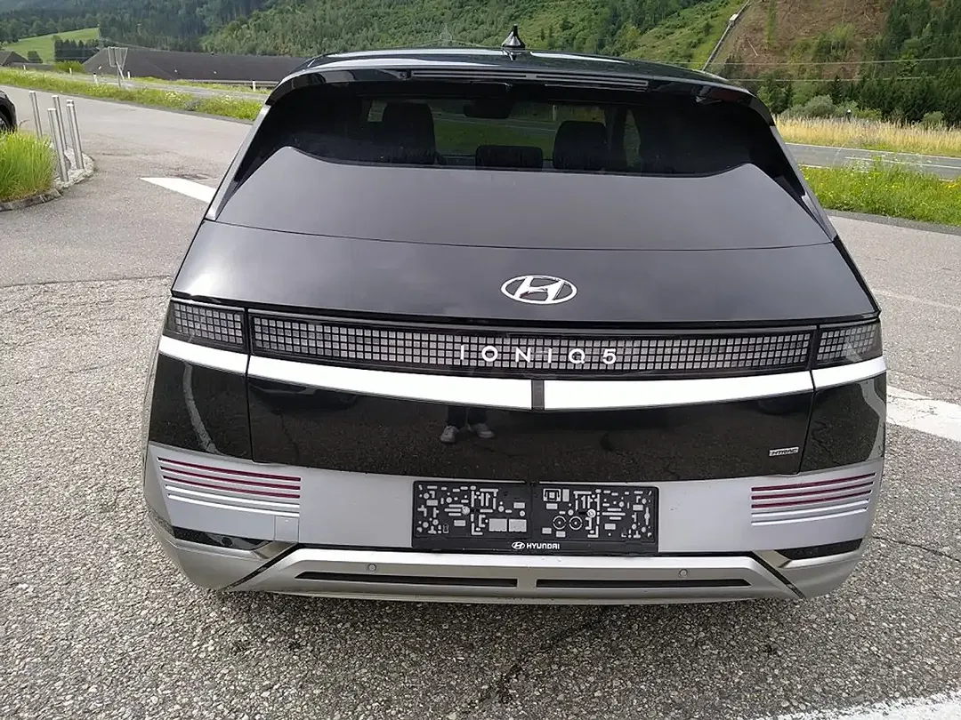 Hyundai IONIQ - Thumbnail 5