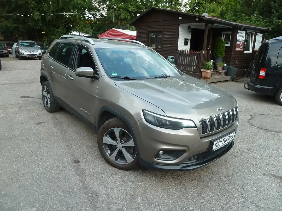 Jeep Cherokee Longitude - Thumbnail 4