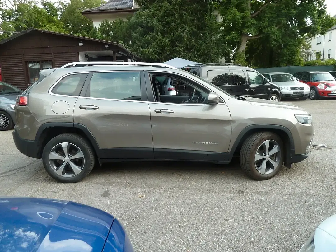 Jeep Cherokee Longitude - Thumbnail 5