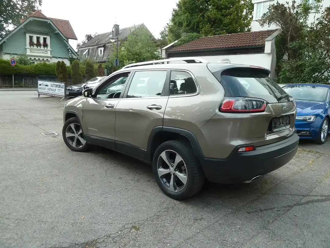 Jeep Cherokee Longitude - Thumbnail 6