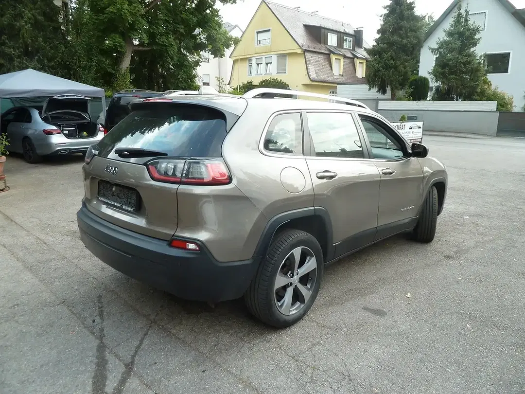 Jeep Cherokee Longitude - Thumbnail 7