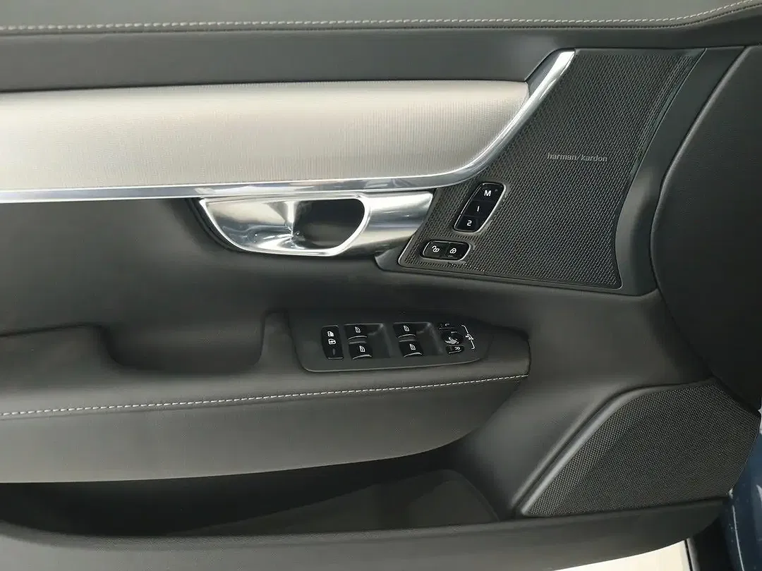 Volvo S90 AWD R-Design - Thumbnail 5