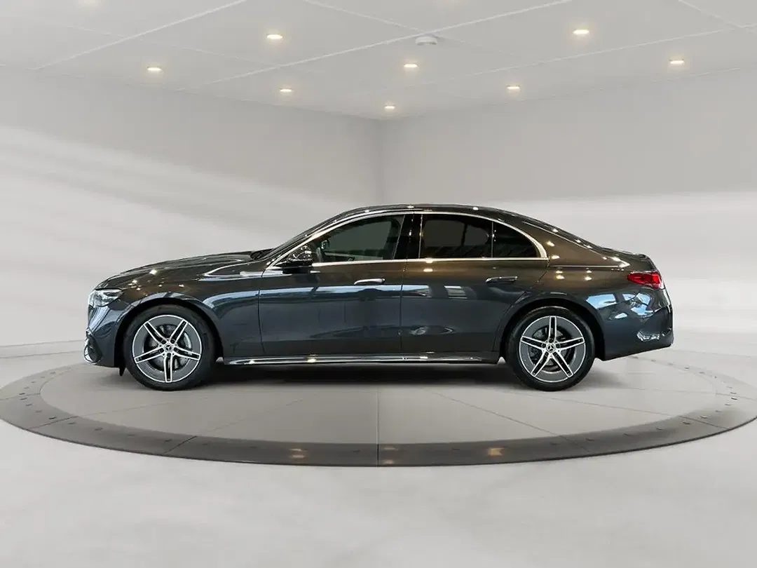 Mercedes-Benz E 200 AUT AMG MBUX - Thumbnail 3