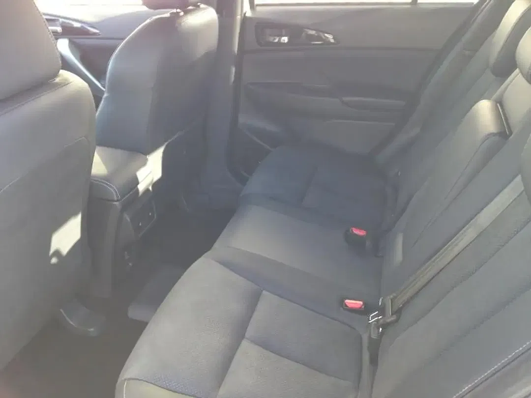 Mitsubishi Eclipse Cross PHEV 4WD Select - Thumbnail 5