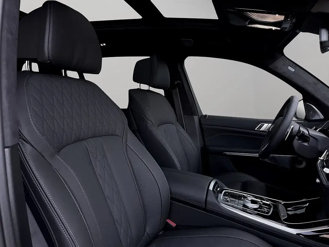 BMW X7 M M Sport Pro - Thumbnail 6