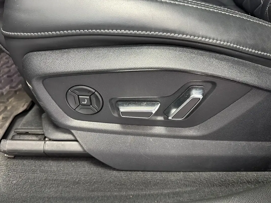 Audi SQ8 4.0 TDI quattro Matrix LED - Thumbnail 10