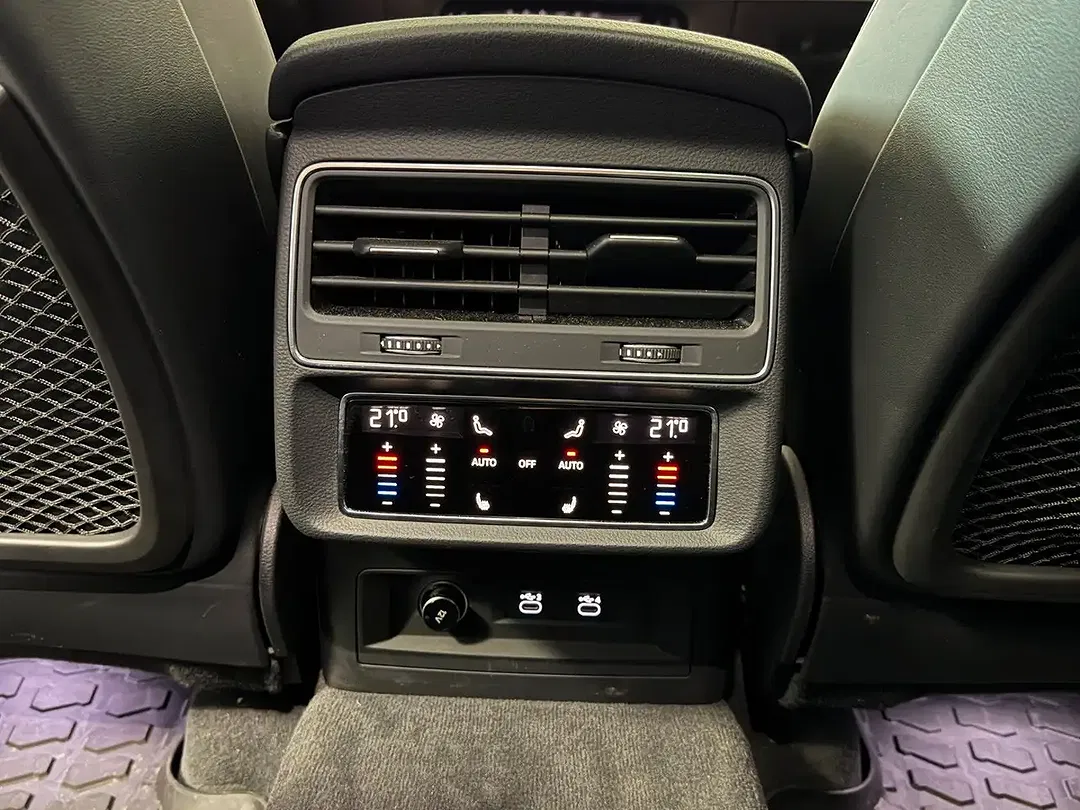 Audi SQ8 4.0 TDI quattro Matrix LED - Thumbnail 27