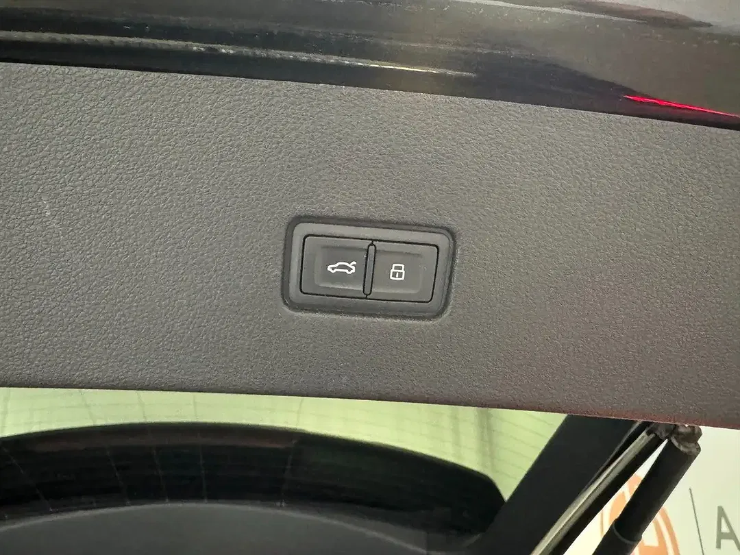 Audi SQ8 4.0 TDI quattro Matrix LED - Thumbnail 30