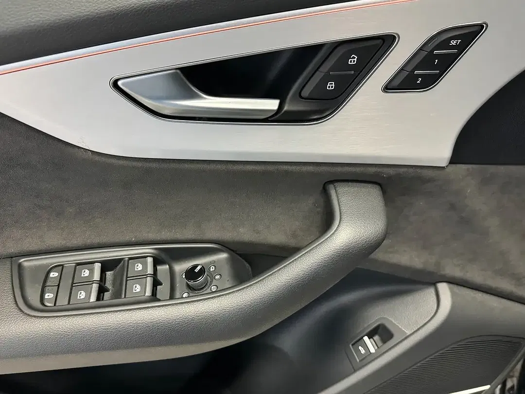 Audi SQ8 4.0 TDI quattro Matrix LED - Thumbnail 9