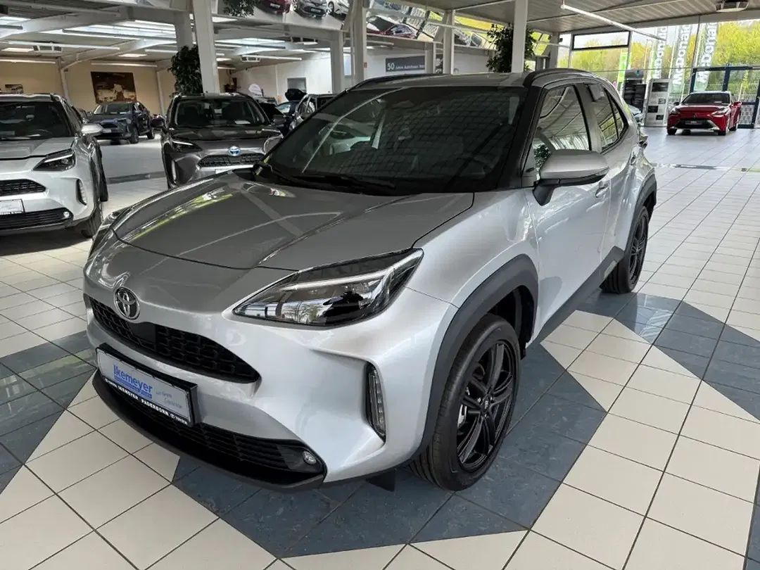 Toyota Yaris Cross Hybrid - Thumbnail 1