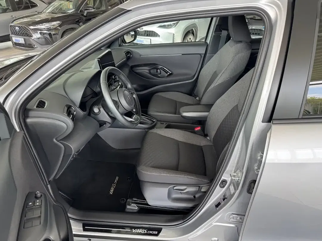 Toyota Yaris Cross Hybrid - Thumbnail 5