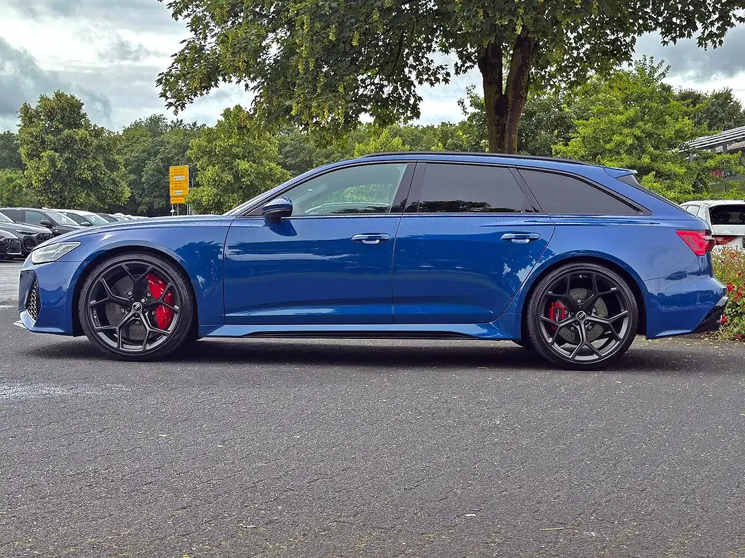 Audi RS6 quattro performance Avant - Thumbnail 5