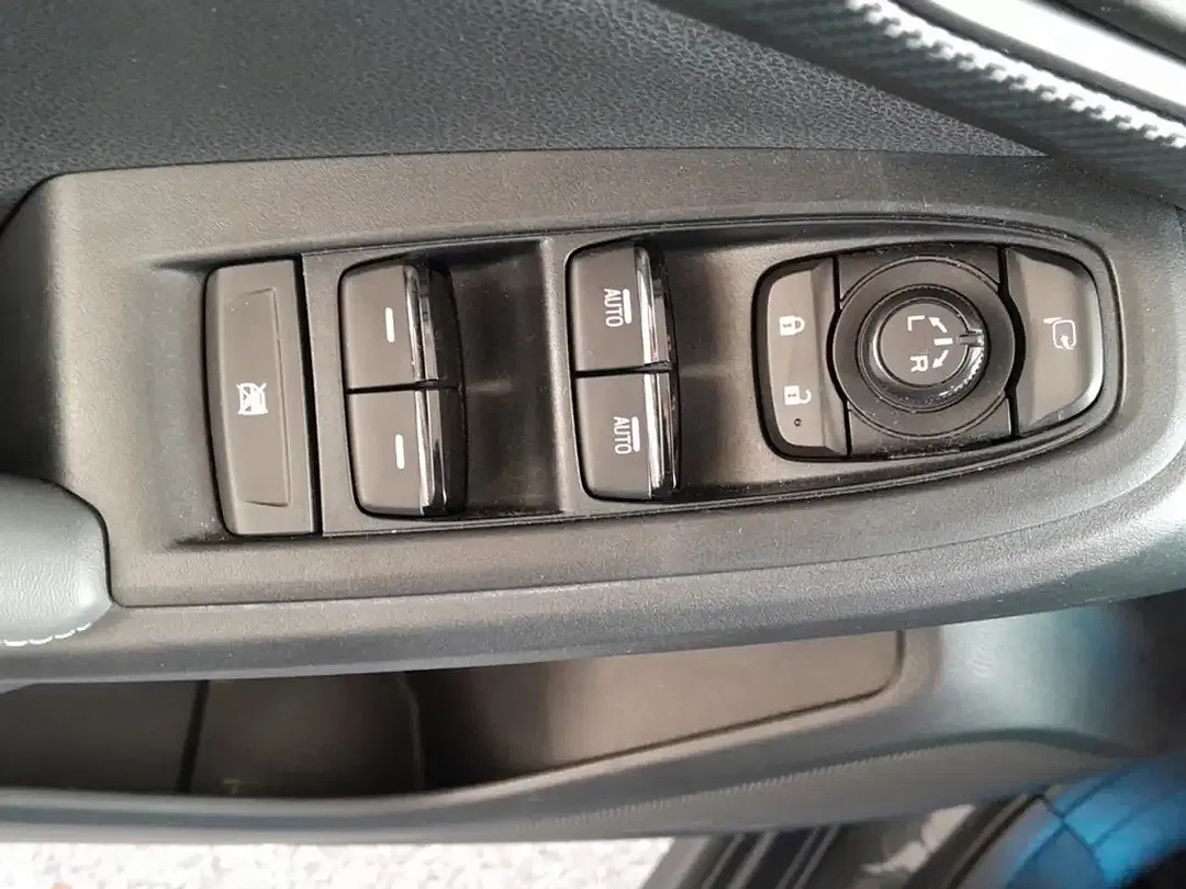Subaru Crosstrek 2.0 e-Boxer Hybrid Lineartronic AUT AWD Style - Thumbnail 15