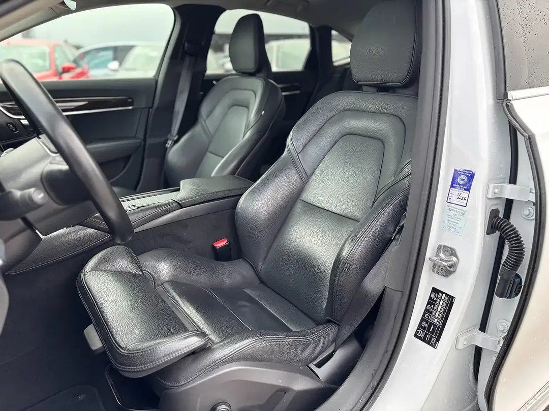 Volvo S90 AWD Momentum Pro - Thumbnail 12