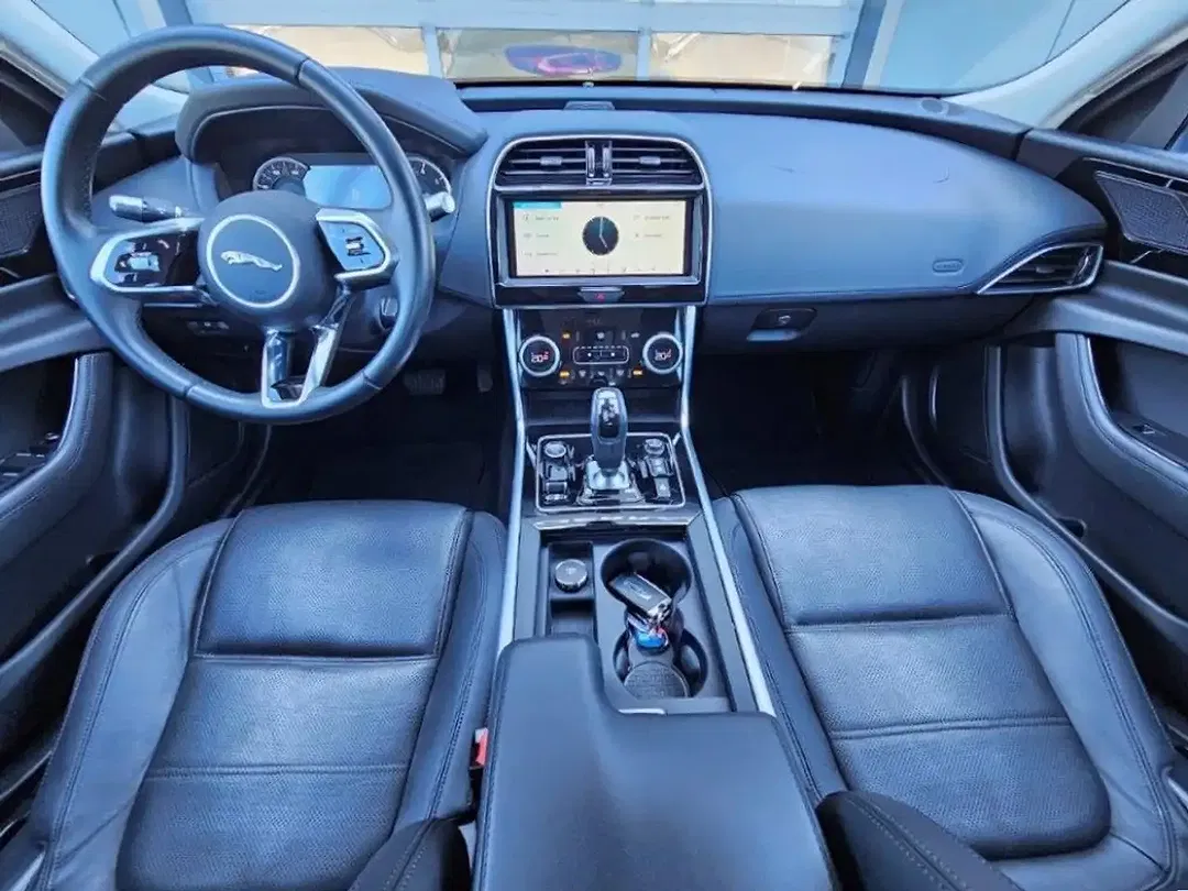 Jaguar XE P250 AUT S - Thumbnail 11