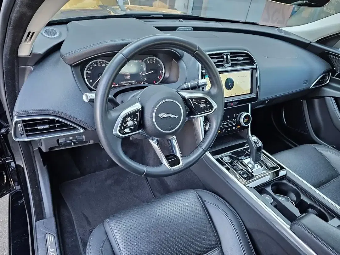 Jaguar XE P250 AUT S - Thumbnail 9