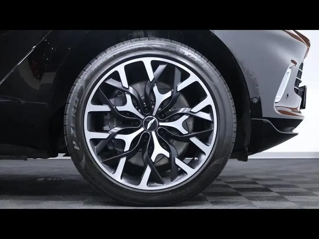 Aston Martin DBX 4.0 V8 - Thumbnail 10