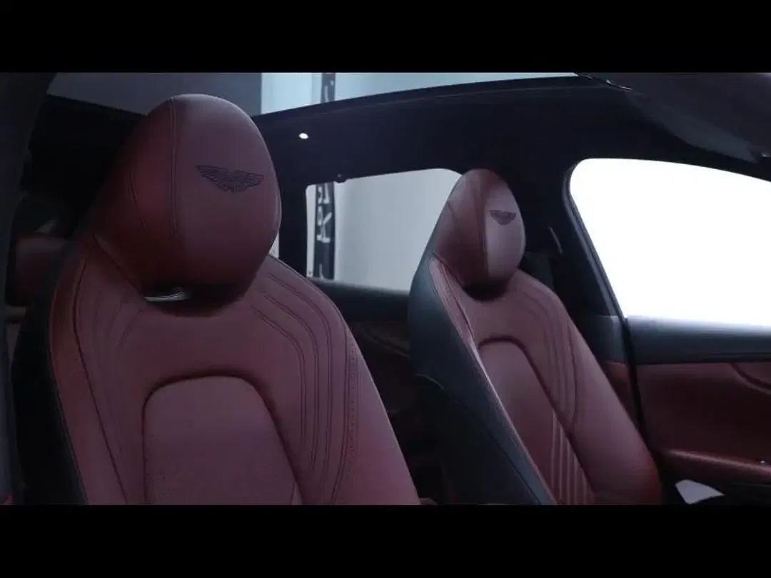 Aston Martin DBX 4.0 V8 - Thumbnail 12