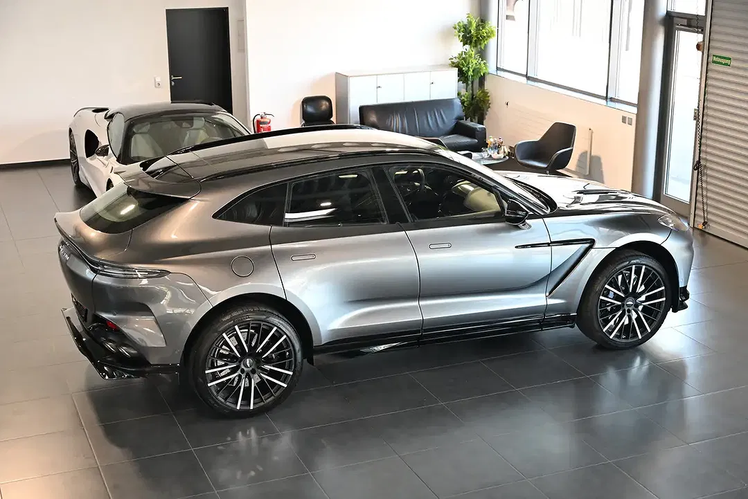Aston Martin DBX 707 - foto 15