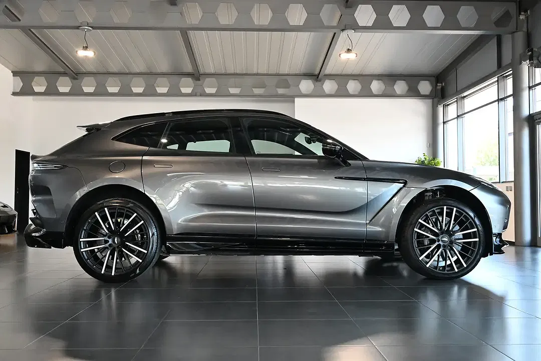 Aston Martin DBX 707 - Thumbnail 9