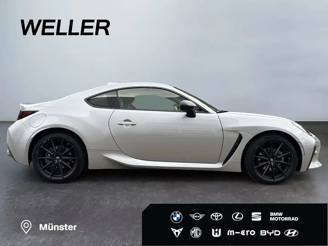 Toyota GR86 - Thumbnail 8