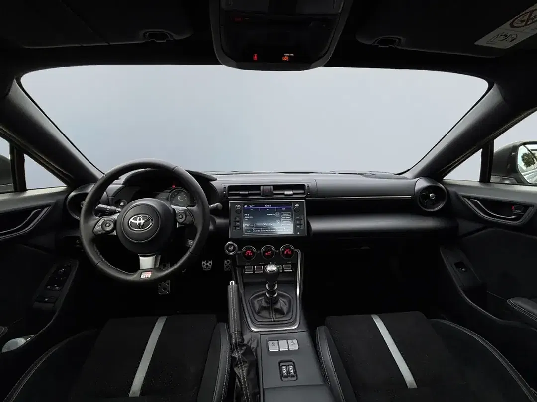 Toyota GR86 - Thumbnail 10
