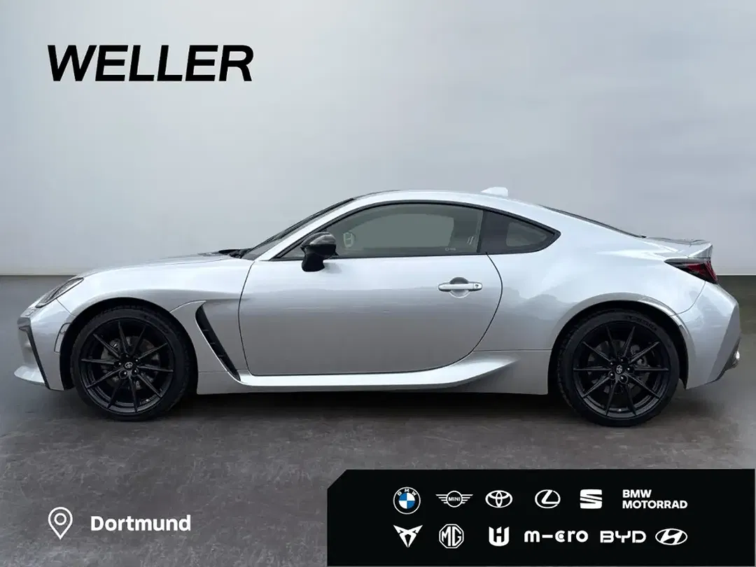 Toyota GR86 - Thumbnail 4