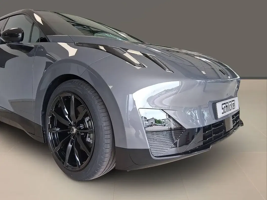 Lynk & Co 02 - Thumbnail 11