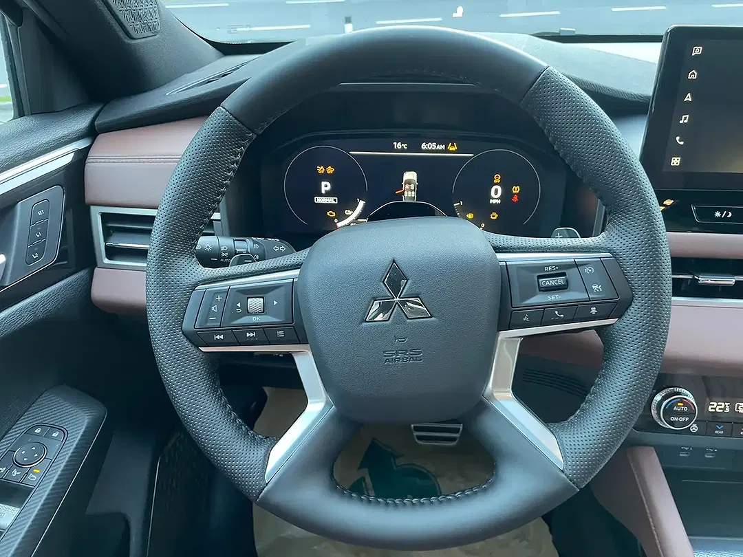 Mitsubishi Outlander 2.4 PHEV S-AWC Luxury - Thumbnail 14