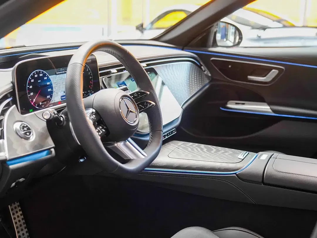 Mercedes-Benz E 300 AMG Line Night - Thumbnail 14