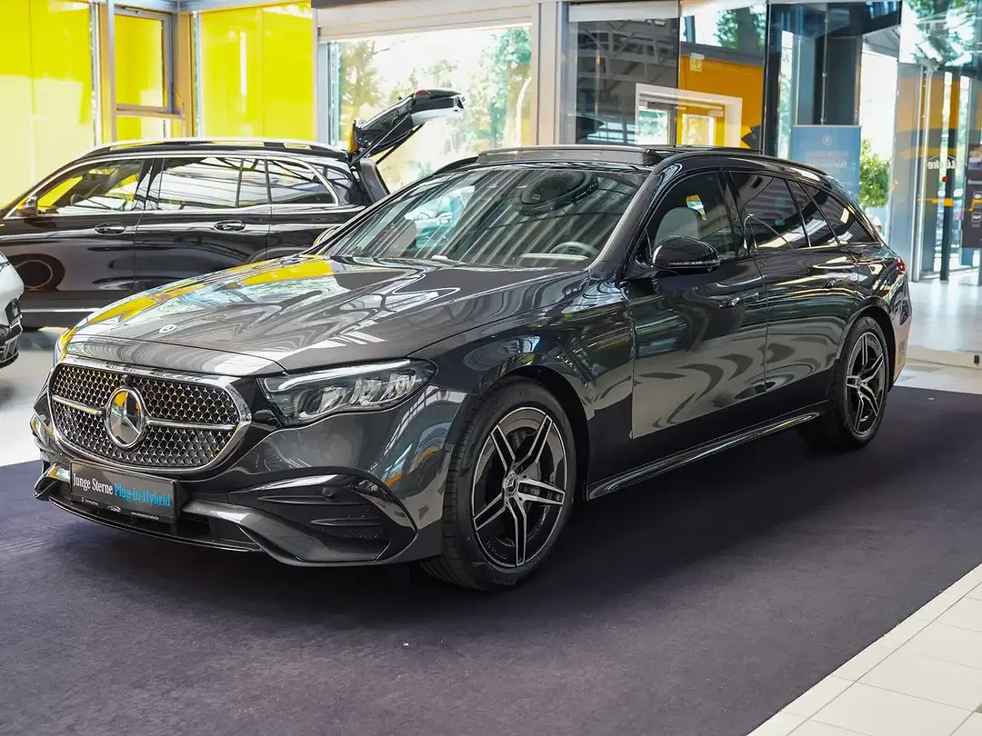 Mercedes-Benz E 300 AMG Line Night - Thumbnail 5