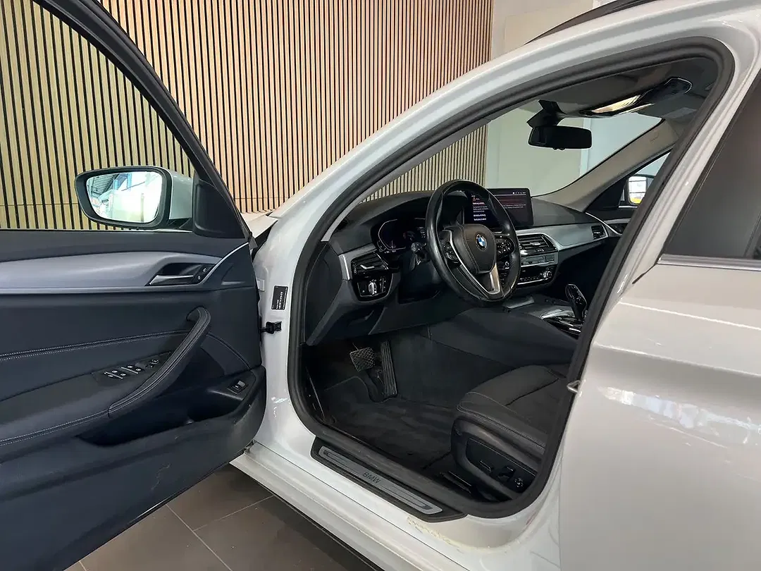 BMW 520 Touring - Thumbnail 9