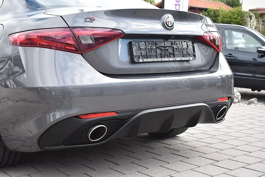 Alfa Romeo Giulia Q4 Veloce - Thumbnail 14