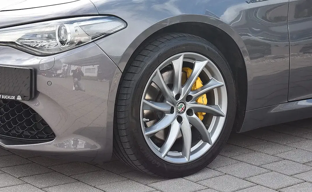 Alfa Romeo Giulia Q4 Veloce - foto 2