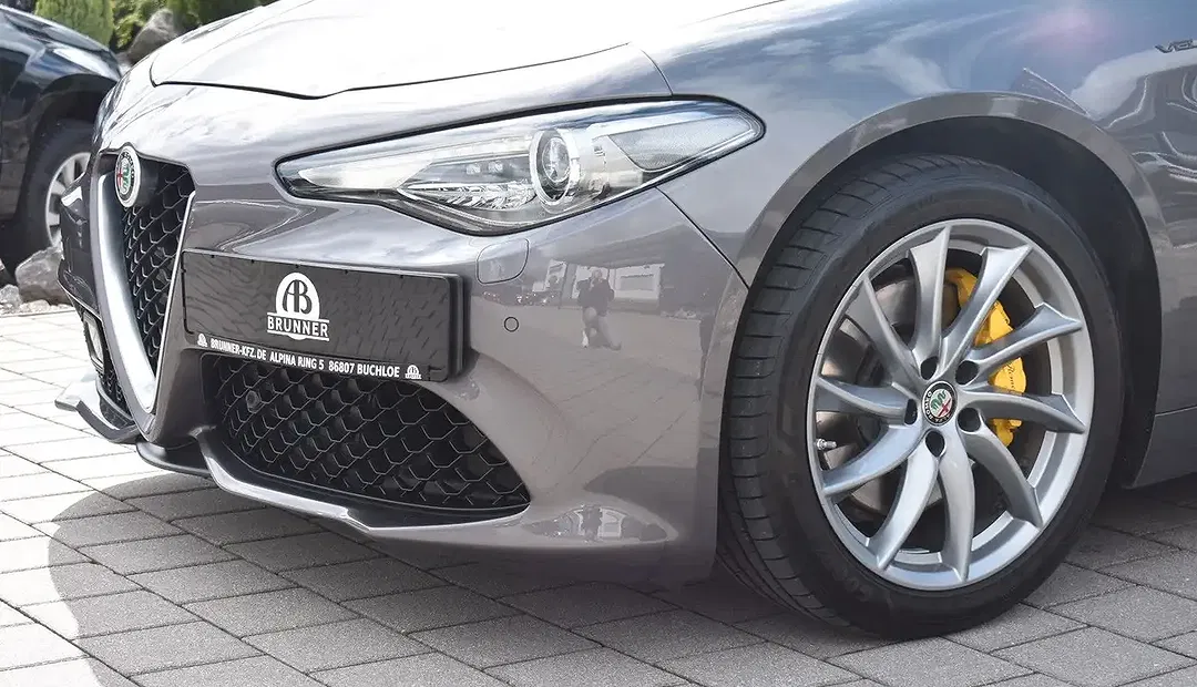 Alfa Romeo Giulia Q4 Veloce - Thumbnail 3