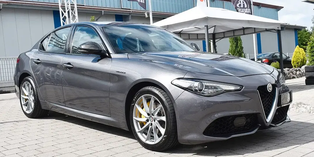 Alfa Romeo Giulia Q4 Veloce - Thumbnail 5