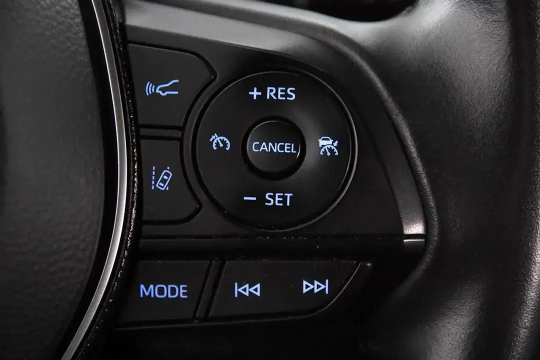 Toyota Corolla Hybrid - Thumbnail 7