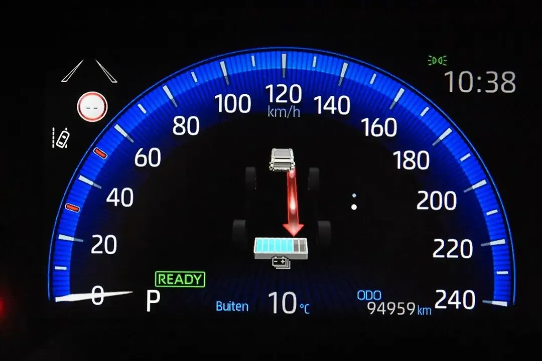 Toyota Corolla Hybrid - foto 8