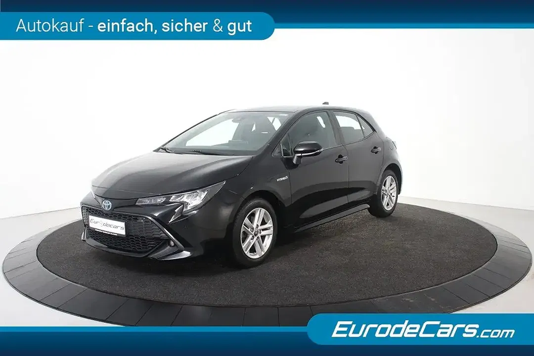 Toyota Corolla Hybrid - Thumbnail 3