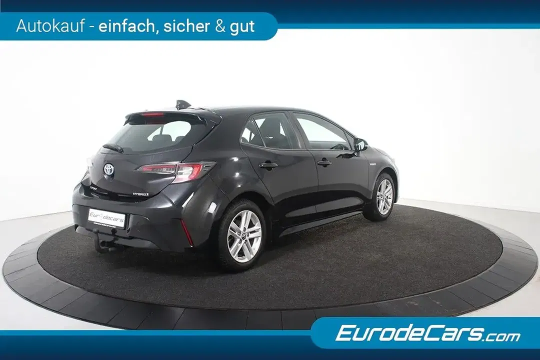 Toyota Corolla Hybrid - Thumbnail 4