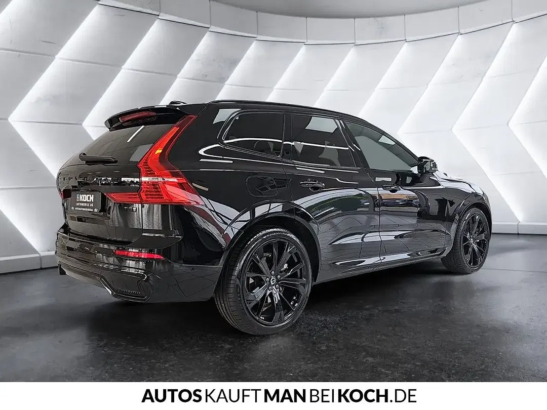 Volvo XC60 T8 AWD Ultra Black Edition - Thumbnail 2