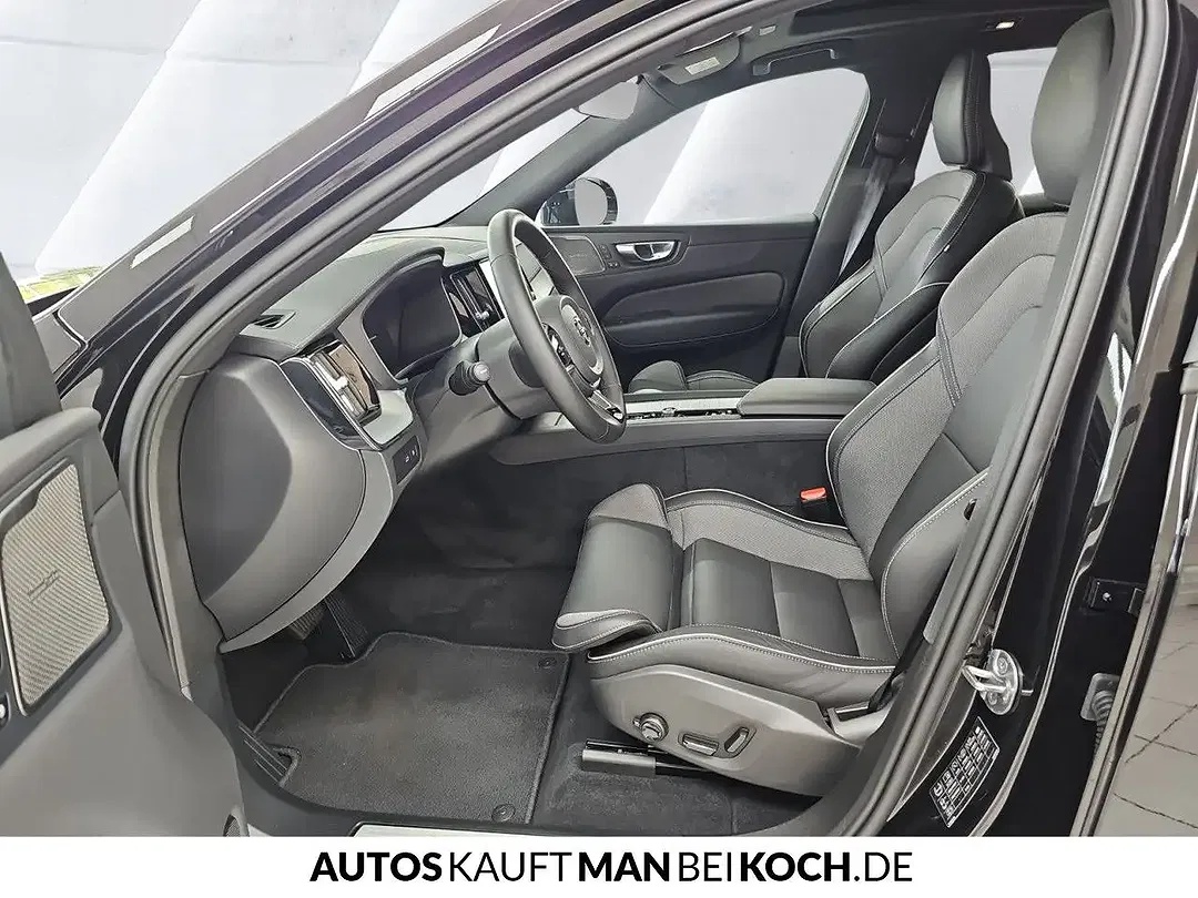 Volvo XC60 T8 AWD Ultra Black Edition - Thumbnail 4