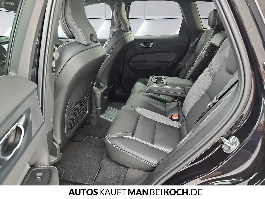 Volvo XC60 T8 AWD Ultra Black Edition - Thumbnail 5