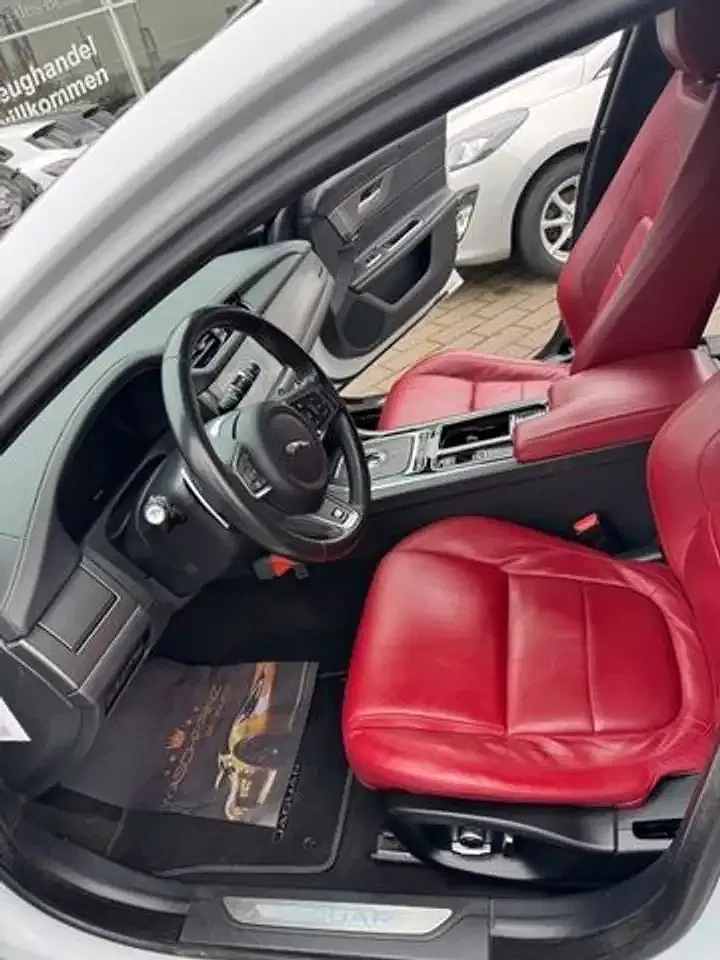 Jaguar XF Sportbrake S - Thumbnail 8