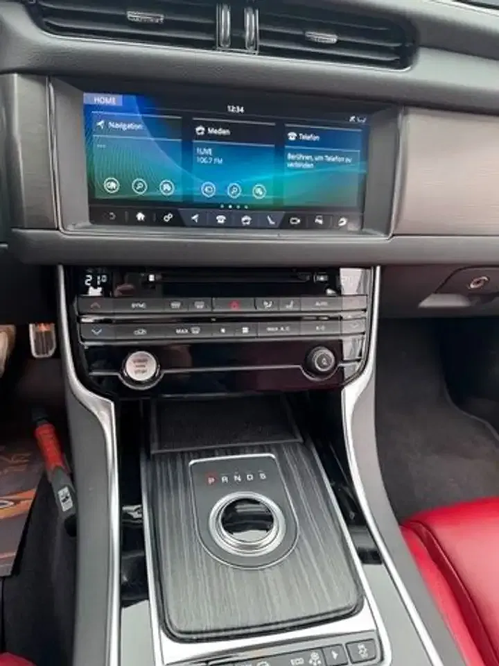 Jaguar XF Sportbrake S - Thumbnail 9